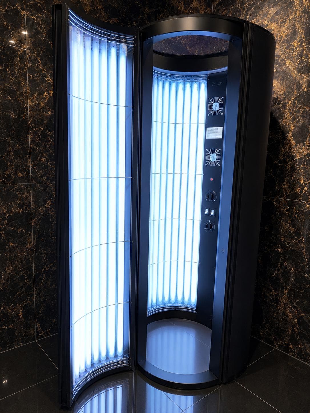 Sunbed area at Blackthorn Wellness